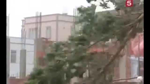 На Китай обрушился сильнейший тайфун Линфа смотреть онлайн