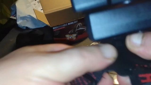 Світлодіодний налобний ліхтар перезаряджається полювання і нічних п'янок посиденьок з повіями тощо смотреть онлайн