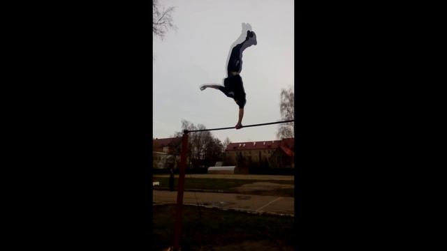 Солнышко на одной руке. смотреть онлайн