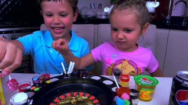 ЧЕЛЛЕНДЖ  2017 Пьем духи Запиваем тухлой водой от яиц crazy Kids Challenge видео Кати и Макса.