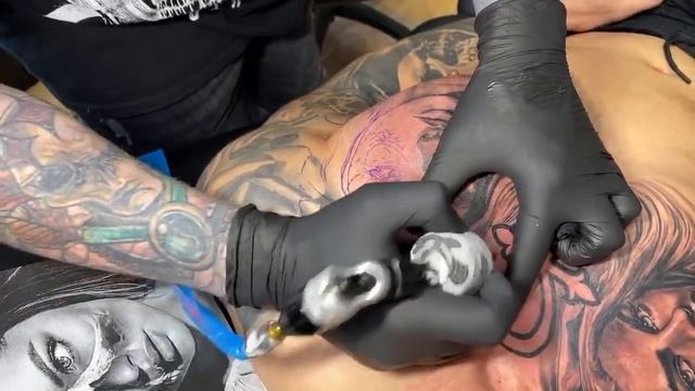 LIVE TATTOO: FULL CHEST TATTOO смотреть онлайн