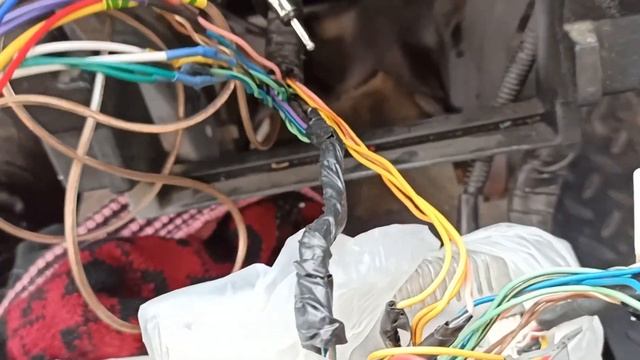 Nissan Primera P12.Как НЕ нужно установливать нештатную магнитолу. смотреть онлайн