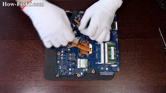 How to disassemble and clean laptop Samsung R523, R525, R528, R538, R540, R578, R580, R590 смотреть онлайн