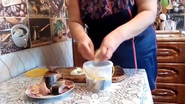 Солю селедку,2-2,5 часа,и готово.Картошка с селёдкой. смотреть онлайн