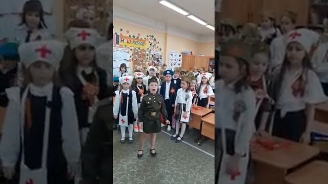 ,,День Победы,, исполняет Наталия и 1,, Б,, класс. Школа им. А. Боровика г. Москва. смотреть онлайн