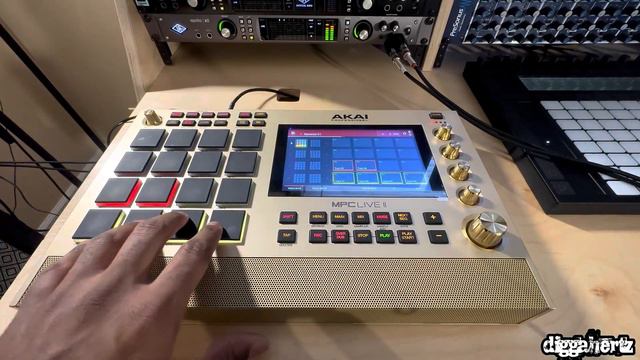 "Just Tew Much"....on the MPC Live 2, Gold Edition. смотреть онлайн