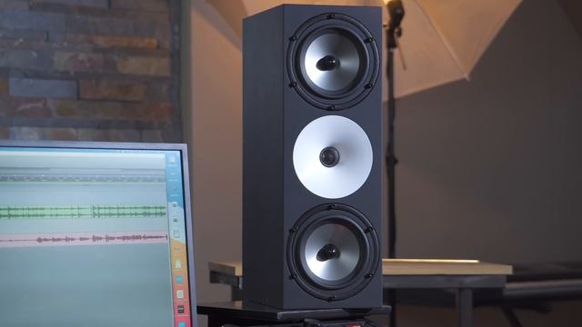 Amphion two18 & the CRAZY BOX it comes in! (review) смотреть онлайн