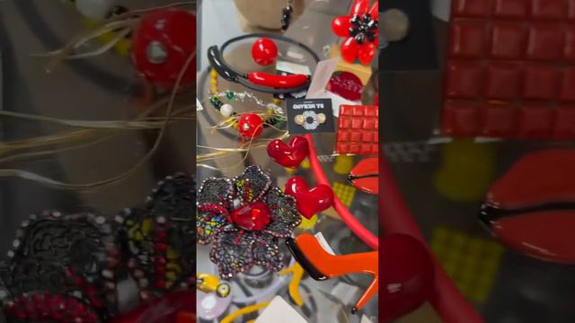 Приглашаю на прогулку по нашей витрине.Пришло много новинок #бижутерия #украшения #мурано смотреть онлайн