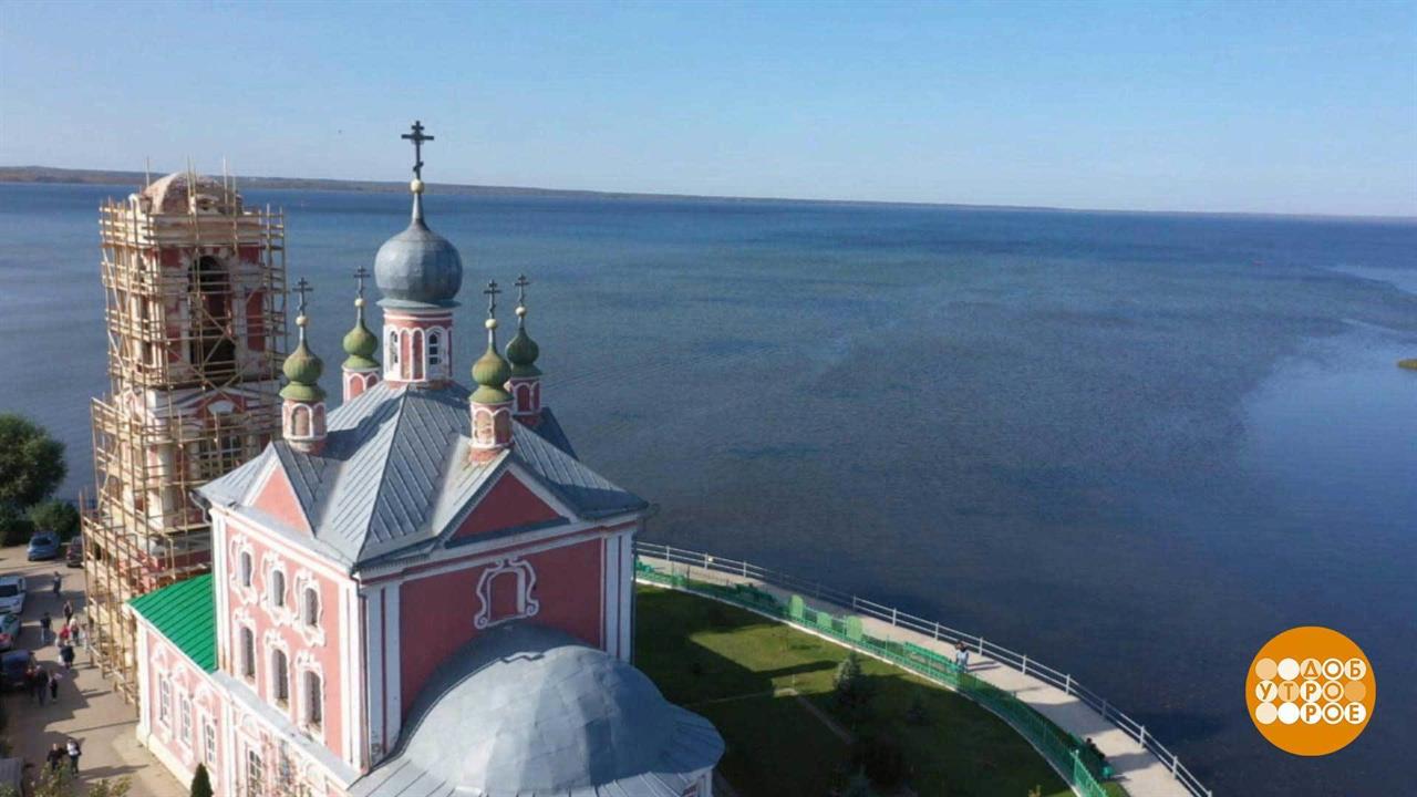 По Золотому кольцу. Плещеево озеро и Синий камень. Доброе утро. Фрагмент выпуска от 13.10.2020 смотреть онлайн