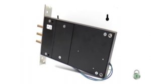 Как защитить дверь от залития замков клеем?