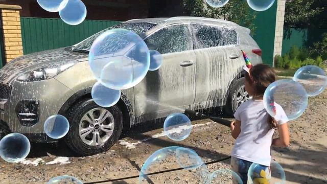 Дети помыли машину перед прогулкой как на автомойке смотреть онлайн