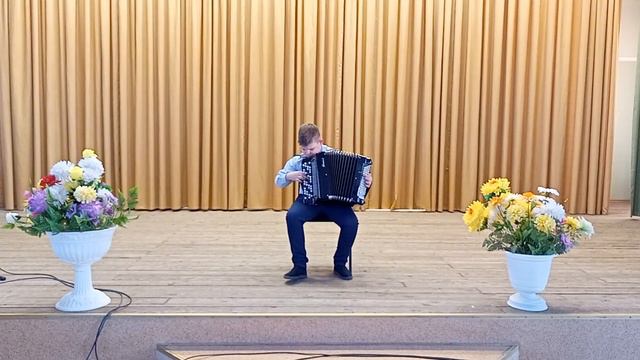 1)"Прелюдия" (А. Коробейников) 2) "Мужик пашенку пахал" (Л. Смеркалова) исп. Лысов Матвей. смотреть онлайн