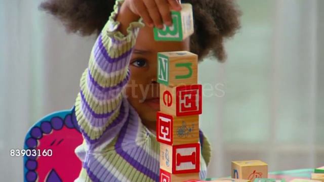 Zoe´s First Words Around The House Playroom смотреть онлайн