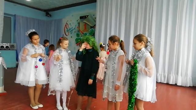 Легенда о рождественской Елочке (январь 2020 г.) смотреть онлайн