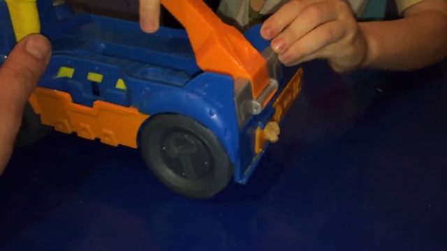 Открываем Веселую пилу плей-до, пластелин Play-Doh. Open Merry saw the play-doh. смотреть онлайн
