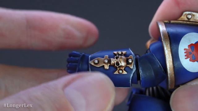 СЕРЖАНТ УЛЬТРАМАРИНОВ: обзор фигурки JoyToy Veteran Sergeant Brother Aeontas.