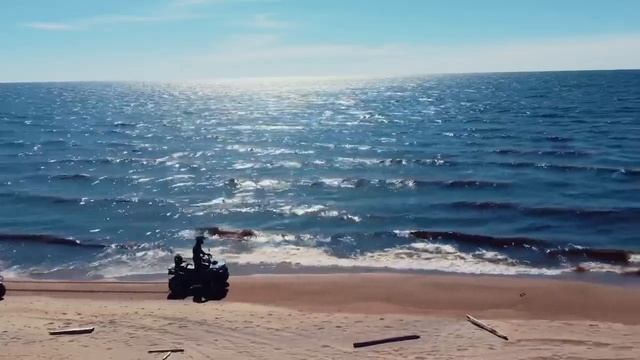 Тур на квадроциклах в Карелии по песчаному берегу Ладоги смотреть онлайн