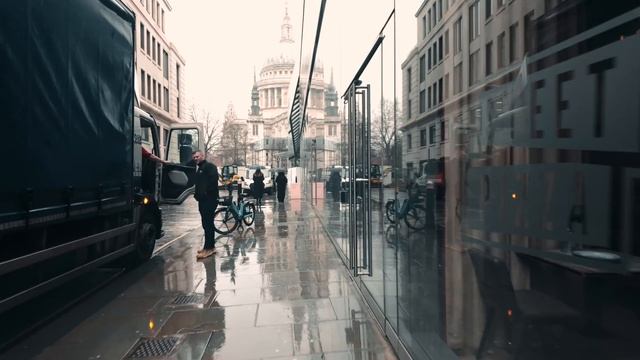 POV Moody London Street Photography, 45mm F2.8 Sigma.