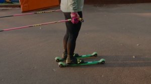 Тренируем технику классического хода на лыжероллерах и в кроссовках | Варвара Прохорова