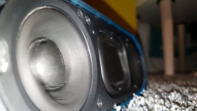SONY SRS-XB30 MEGA EXTREME BASS смотреть онлайн