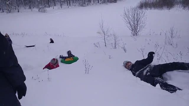 Прыжок в снег лицом! смотреть онлайн