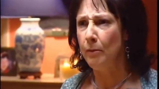 Middle-class dinner party discusses the Mayoral Election смотреть онлайн