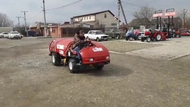 Опрыскиватель MARUYAMA в работе смотреть онлайн