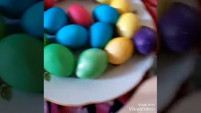 Наклеиваем наклейки на яйца смотреть онлайн
