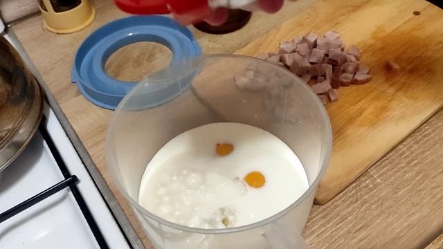 Омлет с помидором и индейкой смотреть онлайн