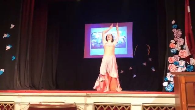 School Play "Alice in the Wonderland". Mix of bellydance, vogue and contemporary смотреть онлайн