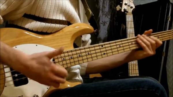 Ernie Ball Music Man StingRay 5. Groove Bass Solo.