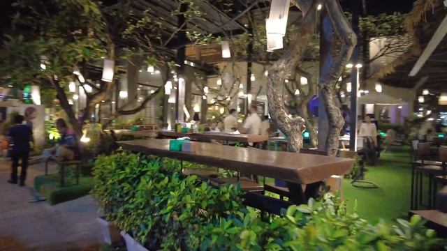 【タイ旅行】プーケット パトンビーチの絶品グルメ！綺麗なビーチサンセットやバングラ通りを楽しむ / FOUR POINTS by SHERATON Phuket , SEARS&CO смотреть онлайн