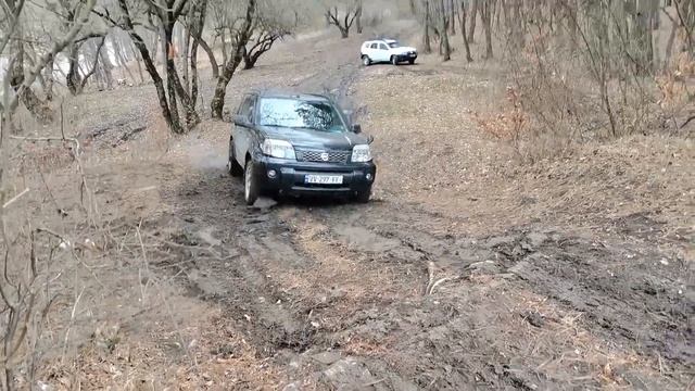 Оффроад покатушки на Nissan X-trail T30 и Ford Escape 2008