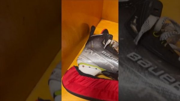 Bauer Vapor Hyperlite vs Hyp2rlite Skates!!