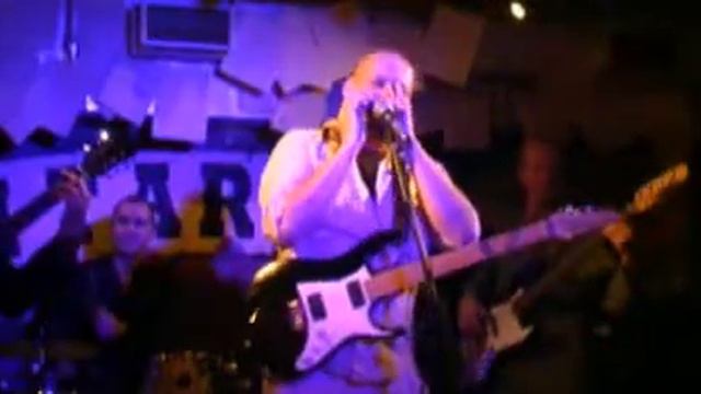 ТОЛСТЫЙ СИНИЙ ЗАЯЦ - Пять утра смотреть онлайн