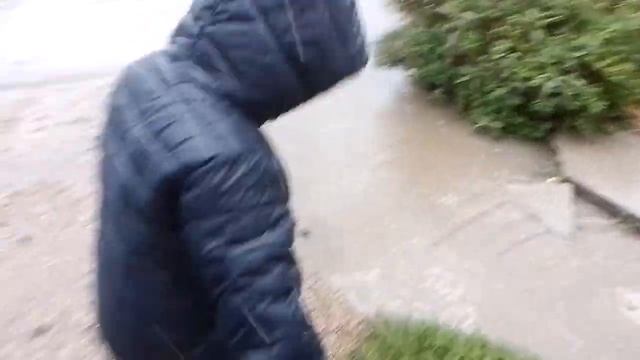 Нам лужи по колено.....)))))⛈️??☂️☂️☂️☂️ смотреть онлайн