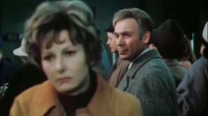 Конец фильма. Вылет задерживается. The flight was delayed.