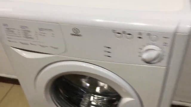 Стиральная машина Indesit WIU81 смотреть онлайн