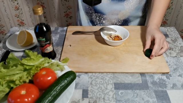 Салат с форелью и овощами. Легкий и потрясающе вкусный салат!!! смотреть онлайн