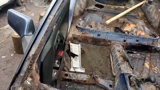 Причина воды и влаги в салоне найдена. Затекает через лобовое. Как не нужно вклеивать стекло смотреть онлайн