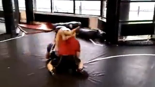 Paul Sass flying triangle off the cage смотреть онлайн