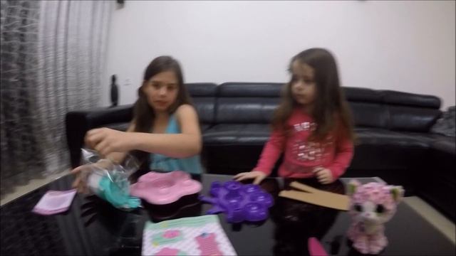 ДЕТСКИЙ КАНАЛ ЭВЕЛИСА. подарки распаковка . Эвелина и Алиса . смотреть онлайн