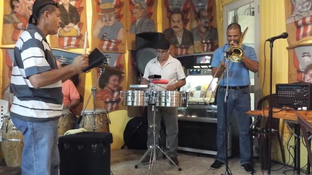 Parcela 69 presenta a su papa en Kilito's смотреть онлайн