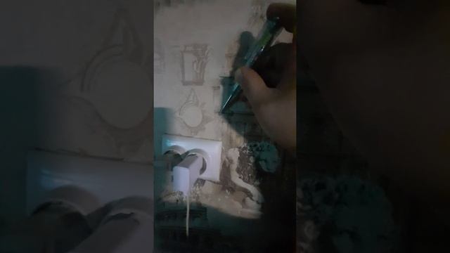 Как найти провод в стене под напряжением? смотреть онлайн