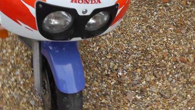 Honda CBR400RR NC29 Gull-arm "Baby blade" grey import 1992 смотреть онлайн