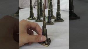 Статуэтка Бурдж-Халифа. Миниатюрная модель здания Burj Khalifa. Сувенир Башня Халифы 18 см