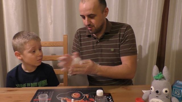 СЛАЙМ ЧЕЛЛЕНДЖ Светящийся в темноте лизун! Делаем лизуна Slime Challenge Опыты для детей! Хит года смотреть онлайн