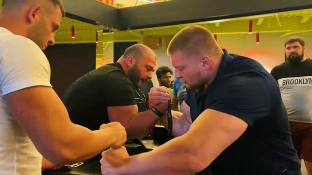 LEVAN Saginashvili Vs ARTYOM Morozov || Who is More Strong || Arm Wrestling 2023 смотреть онлайн