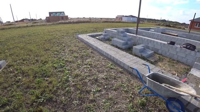 СТРОЮ СЕБЕ ДОМ! Такого КРЫЛЬЦА нет ни у кого! Только у МЕНЯ и у Майкла Джексона! Цоколь в одно рыло