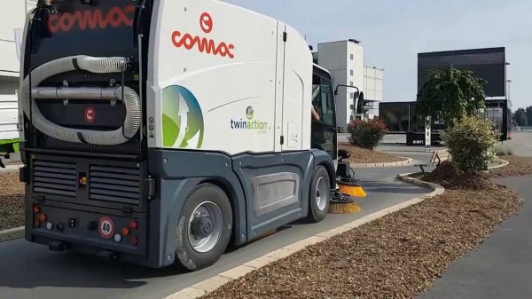 Коммунальная машина COMAC CS6000 - самая большая машина для уборки улиц